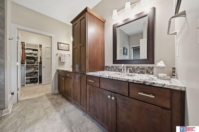 17550 Red Sunset Court, Bennet, NE 68317