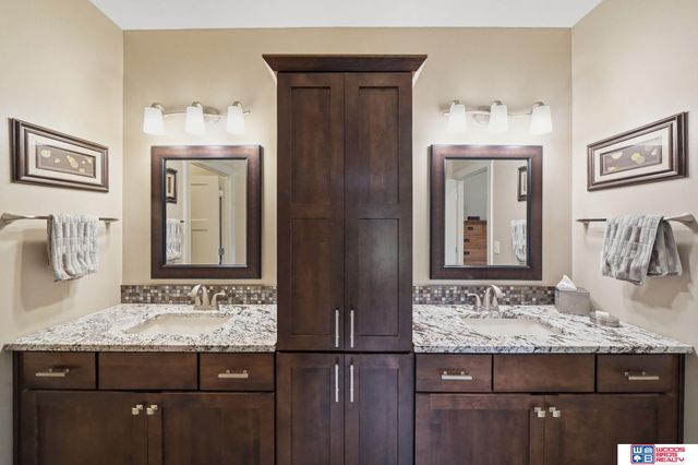 17550 Red Sunset Court, Bennet, NE 68317