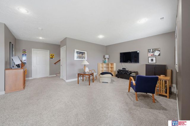 17550 Red Sunset Court, Bennet, NE 68317