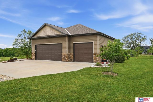 17550 Red Sunset Court, Bennet, NE 68317