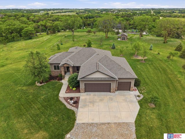 17550 Red Sunset Court, Bennet, NE 68317
