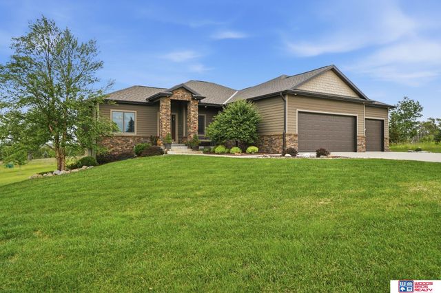 17550 Red Sunset Court, Bennet, NE 68317