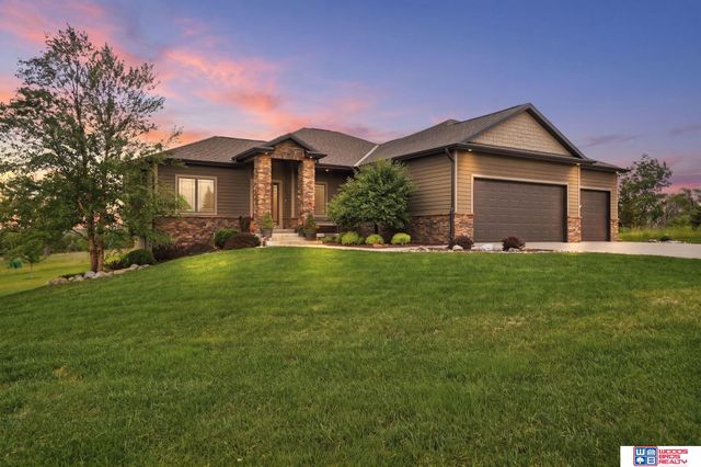 17550 Red Sunset Court, Bennet, NE 68317