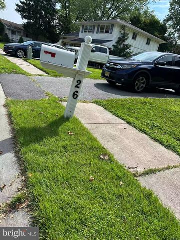 26 CORNWALL DR, Newark, DE 19711