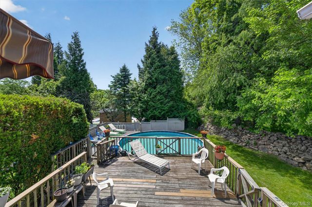 17 McGovern Drive, Garnerville, NY 10923