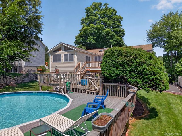 17 McGovern Drive, Garnerville, NY 10923