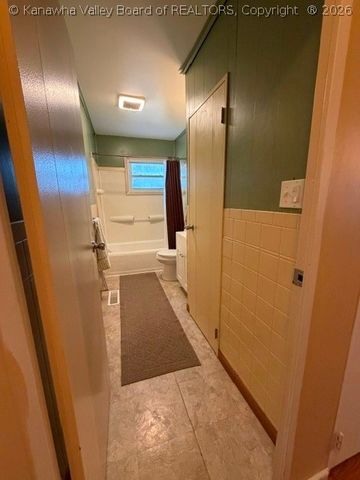 2921 Fitzwater Drive, South Charleston, WV 25303