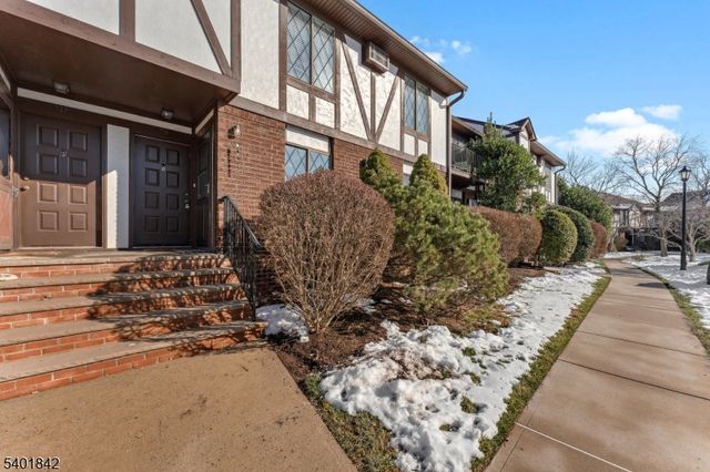 73 Farm Rd Q, Hillsborough Twp., NJ 08844