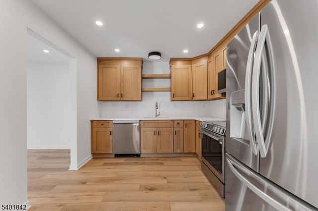 73 Farm Rd Q, Hillsborough Twp., NJ 08844