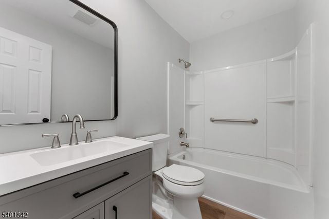 73 Farm Rd Q, Hillsborough Twp., NJ 08844