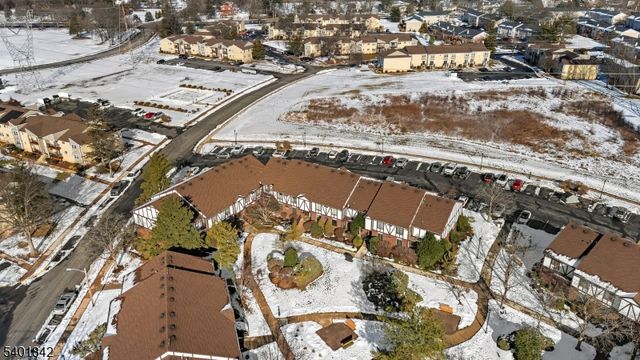 73 Farm Rd Q, Hillsborough Twp., NJ 08844