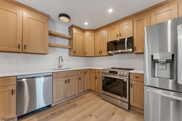 73 Farm Rd Q, Hillsborough Twp., NJ 08844