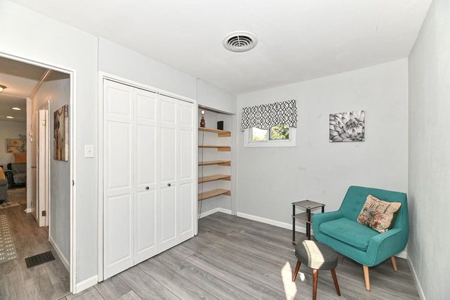 6829 W Kinnickinnic River PARKWAY, Milwaukee, WI 53219