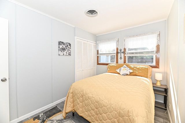 6829 W Kinnickinnic River PARKWAY, Milwaukee, WI 53219