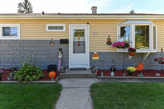 6829 W Kinnickinnic River PARKWAY, Milwaukee, WI 53219