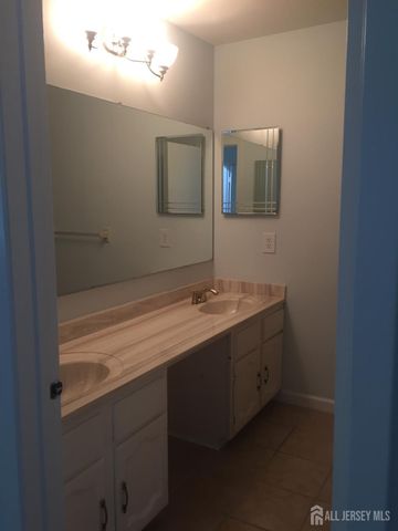 94 tennyson Drive 94, Plainsboro, NJ 08536