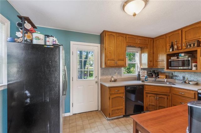 656 Thornton Street, Liberty, MO 64068