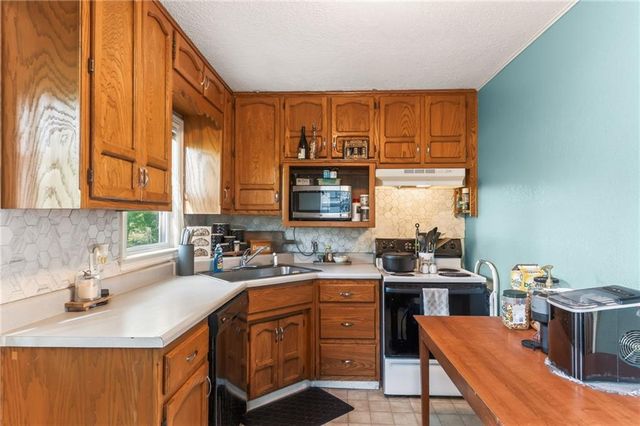 656 Thornton Street, Liberty, MO 64068