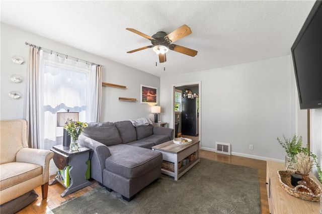 656 Thornton Street, Liberty, MO 64068