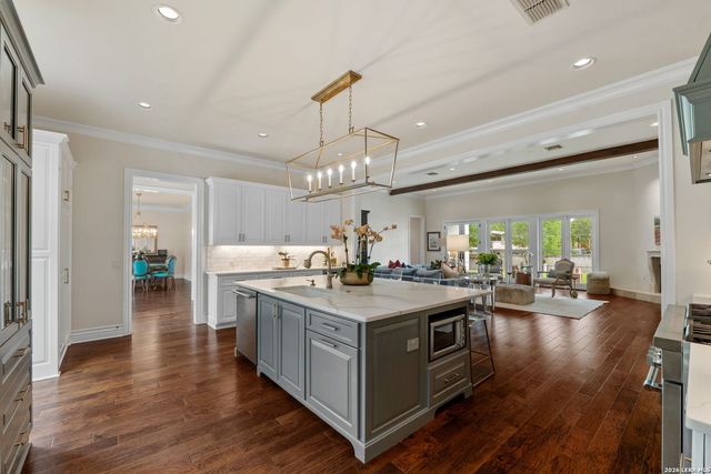 608 Morningside, Terrell Hills, TX 78209