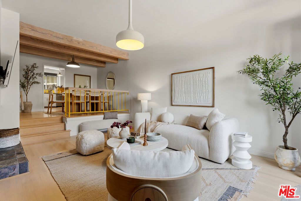 Image 3 of property listing at 958 18th Street 4, Santa Monica, CA 90403