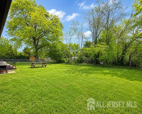 85 Woodrow Avenue, Piscataway, NJ 08854