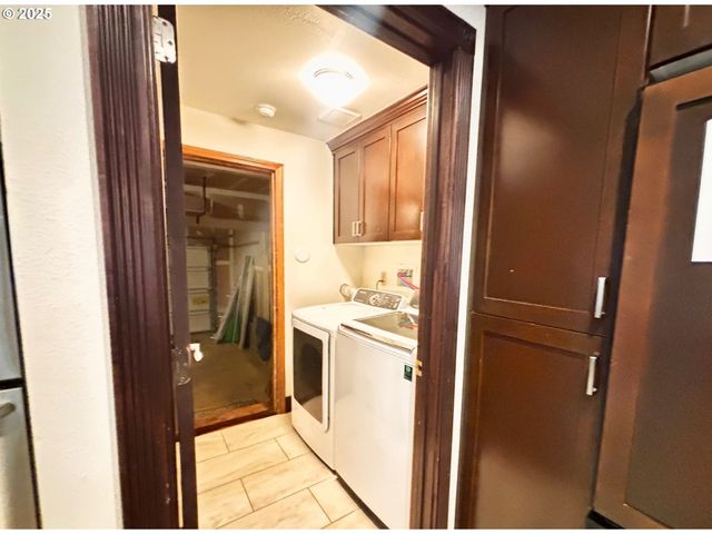 11840 Se TIMBER VALLEY Dr, Happy Valley, OR 97086