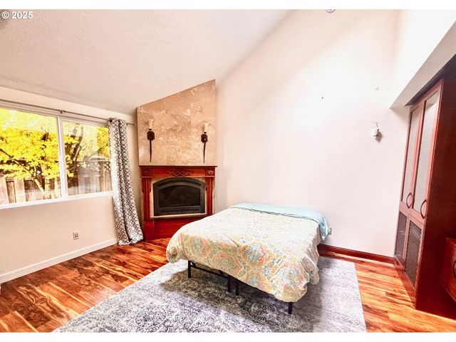 11840 Se TIMBER VALLEY Dr, Happy Valley, OR 97086