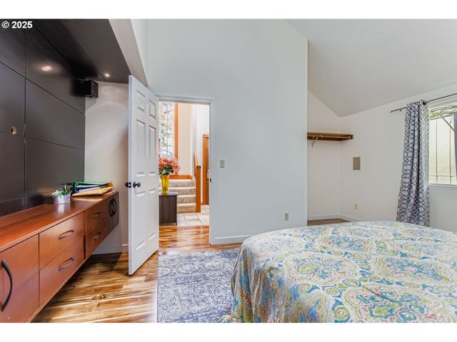 11840 Se TIMBER VALLEY Dr, Happy Valley, OR 97086