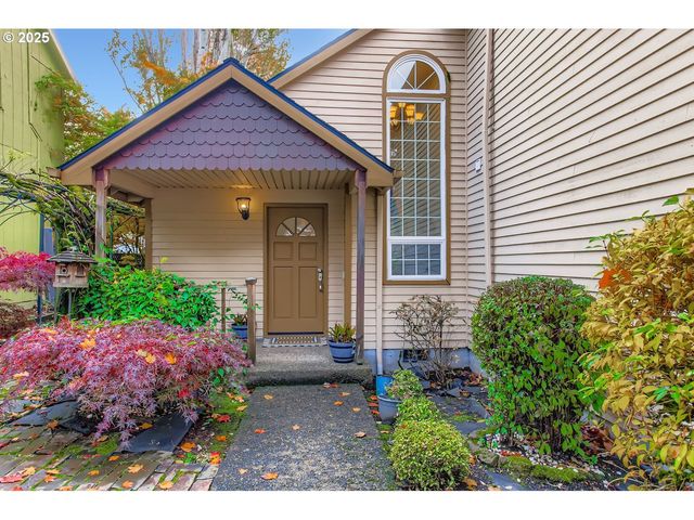 11840 Se TIMBER VALLEY Dr, Happy Valley, OR 97086