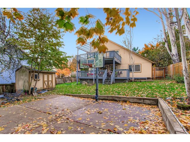 11840 Se TIMBER VALLEY Dr, Happy Valley, OR 97086