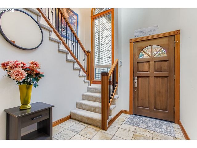 11840 Se TIMBER VALLEY Dr, Happy Valley, OR 97086