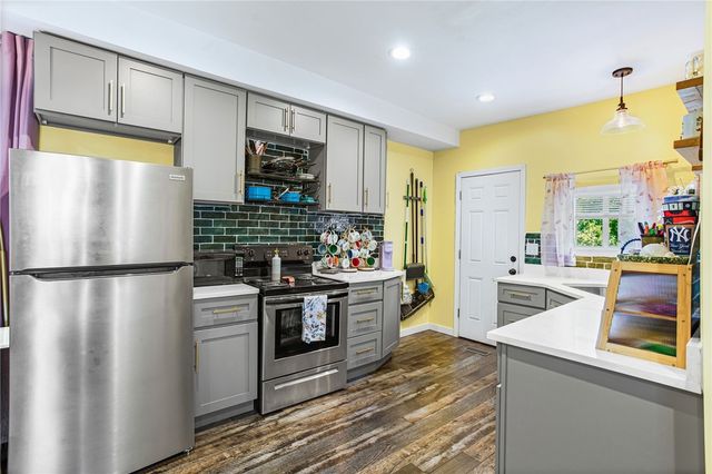 2012 Collingwood Ave, Swissvale, PA 15218