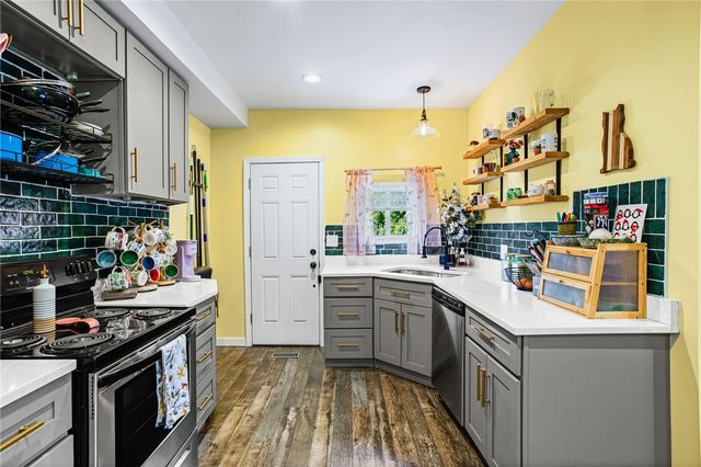 2012 Collingwood Ave, Swissvale, PA 15218