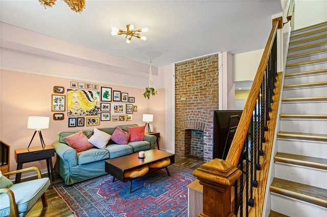 2012 Collingwood Ave, Swissvale, PA 15218