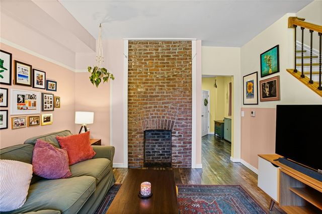 2012 Collingwood Ave, Swissvale, PA 15218