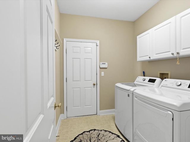 789 WOODFIELD DR, Lititz, PA 17543