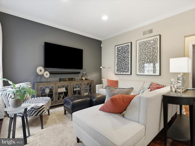 789 WOODFIELD DR, Lititz, PA 17543