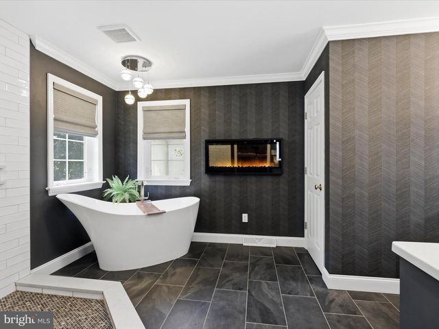 789 WOODFIELD DR, Lititz, PA 17543