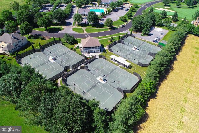 789 WOODFIELD DR, Lititz, PA 17543