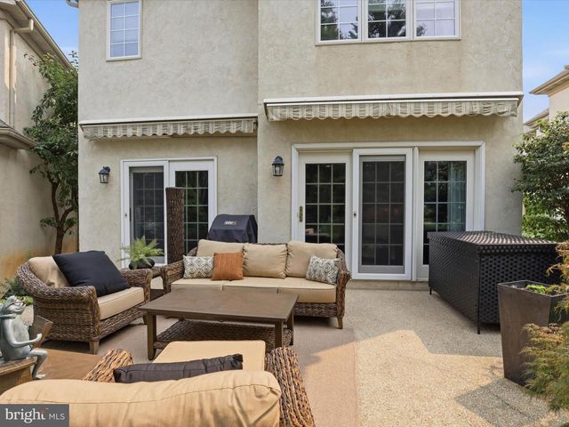 789 WOODFIELD DR, Lititz, PA 17543