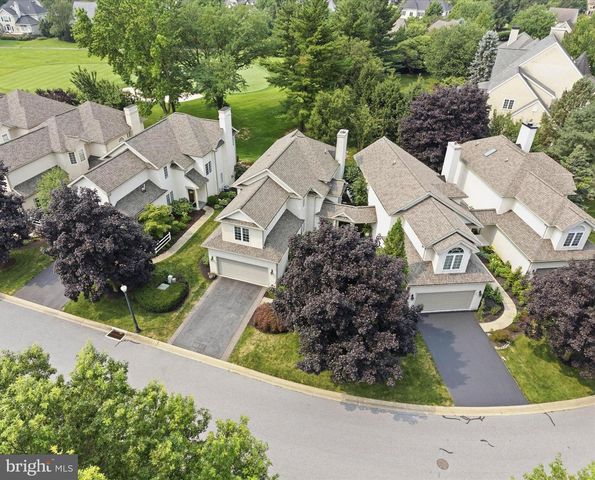 789 WOODFIELD DR, Lititz, PA 17543