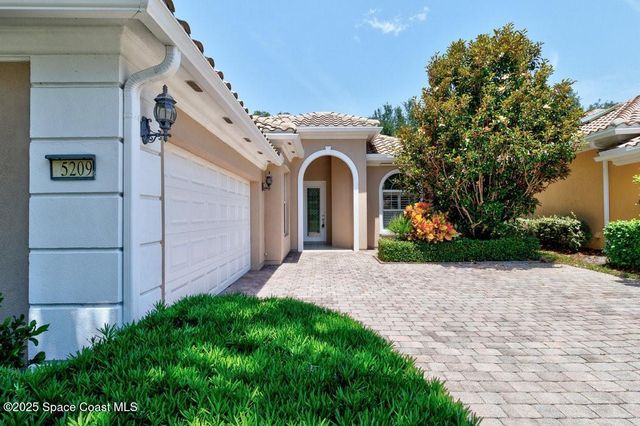 5209 Eleuthra Circle, Vero Beach, FL 32967
