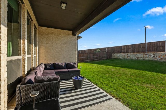 137 Chisos Court, Rhome, TX 76078
