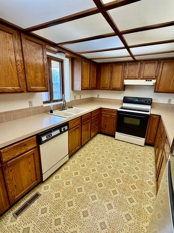 3001 W Savannah Ave, Wichita, KS 67217