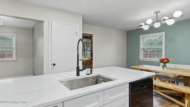 2306 Allegheny Dr, Jeffersontown, KY 40299