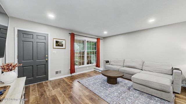 2306 Allegheny Dr, Jeffersontown, KY 40299