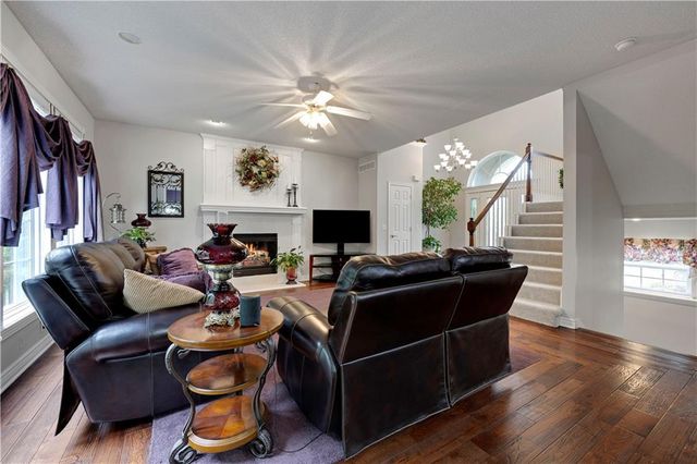 21612 W 61 Street, Shawnee, KS 66218