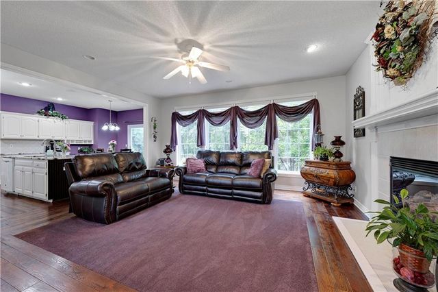 21612 W 61 Street, Shawnee, KS 66218