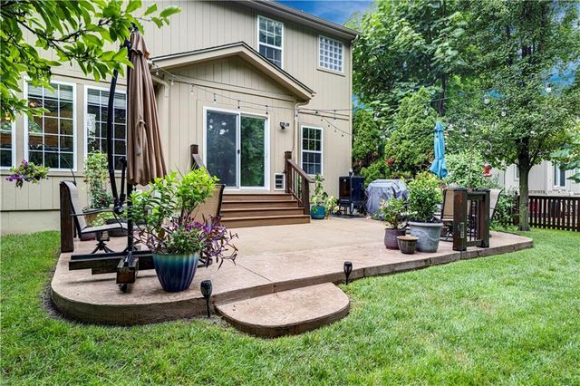 21612 W 61 Street, Shawnee, KS 66218